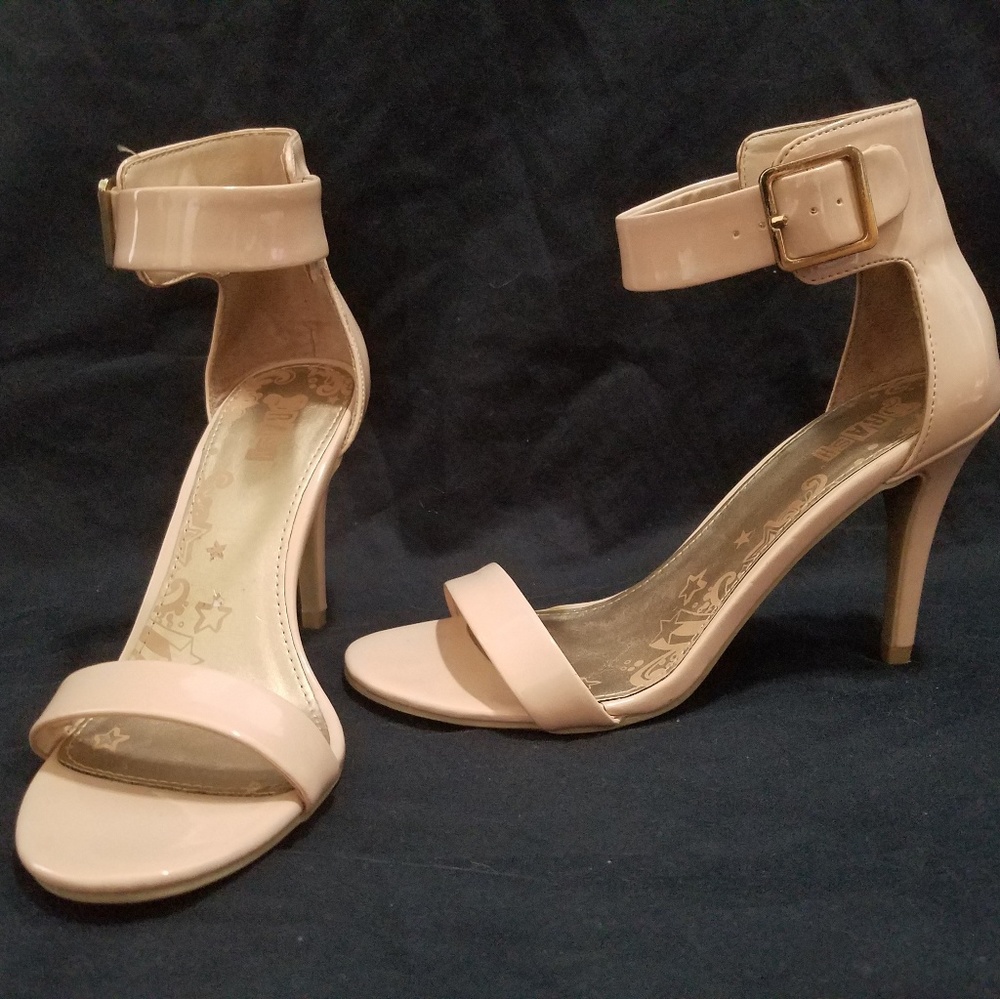 Drash size 7 Nude heels
